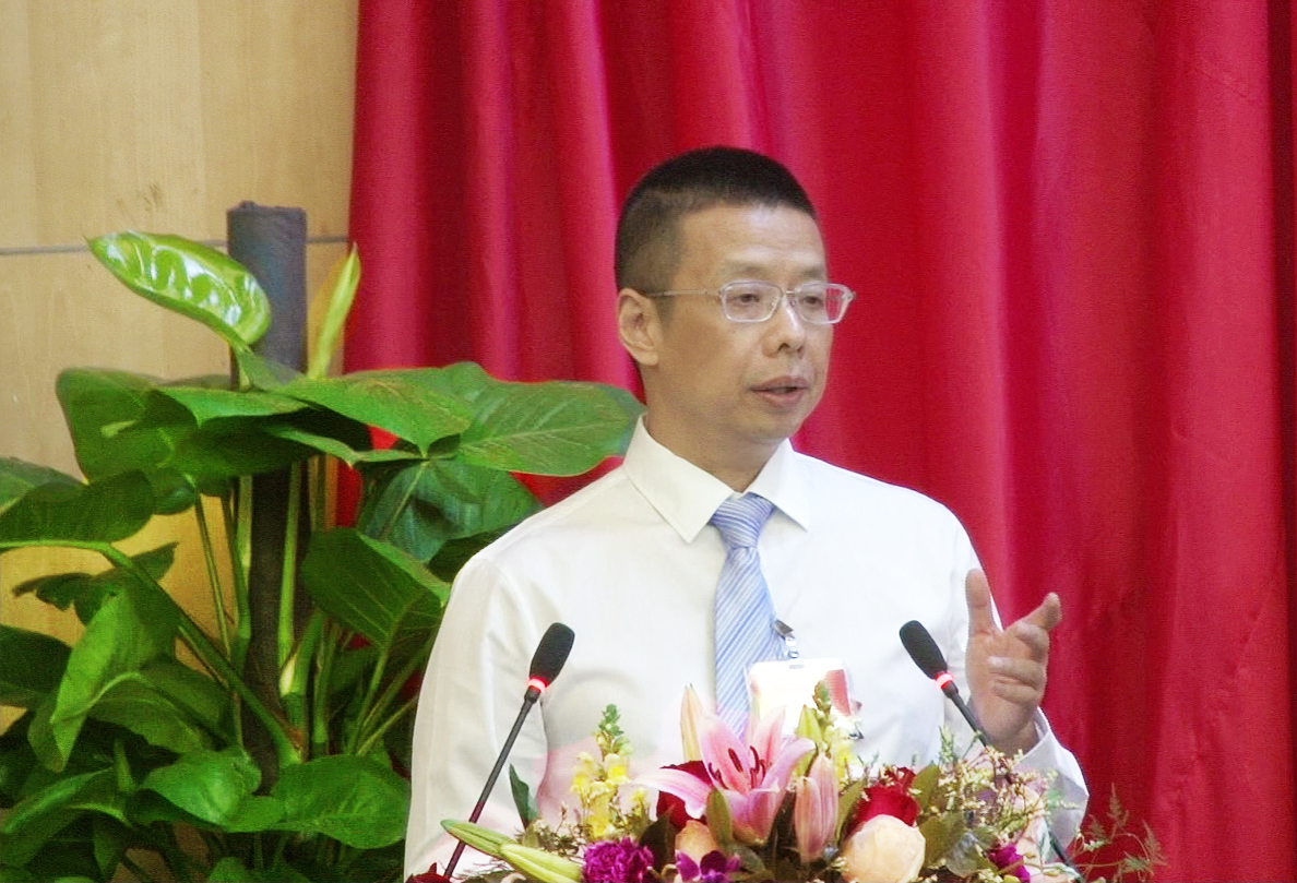 党委书记、院长陆丹在会上作党委工作报告 (1).jpg