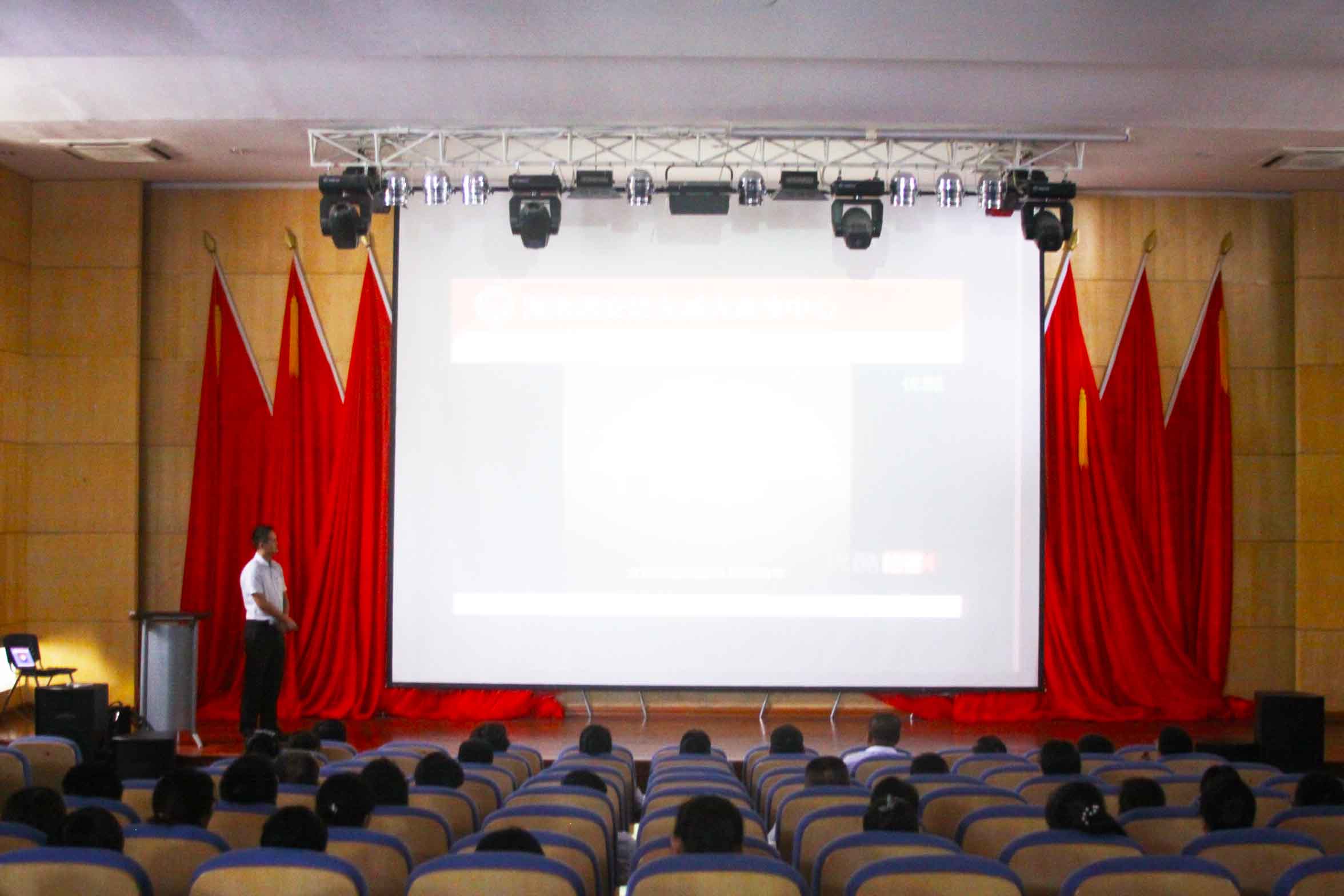 20160928校园安全知识讲座 006.jpg 20160928校园安全知识讲座 006.jpg