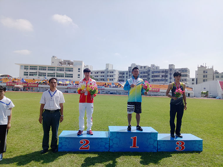 获奖运动员颁奖仪式（杨桓左一）x.jpg