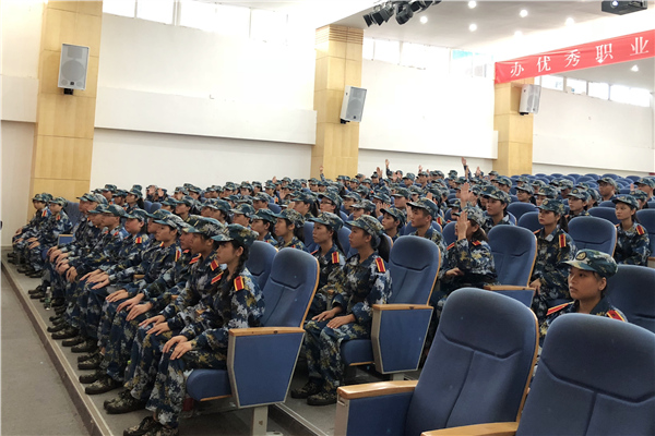 20180907安全教育进校园 民警教你防诈骗 （2）_副本.jpg