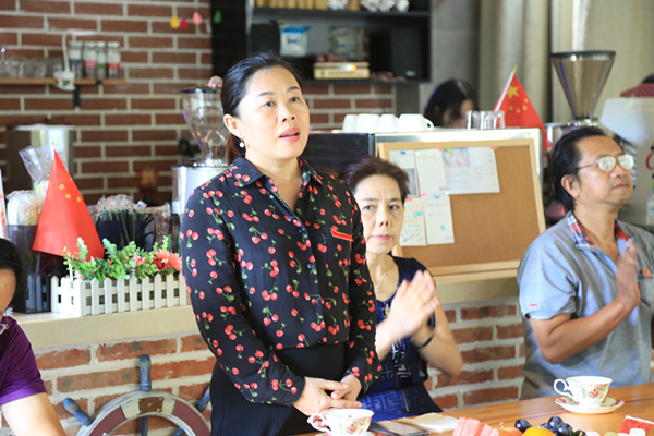 201190911我校召开庆祝�?5个教师节座谈�?.jpg 201190911我校召开庆祝�?5个教师节座谈�?.jpg