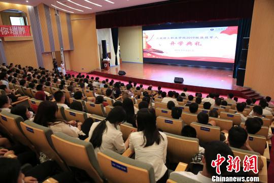 105694090.JPG 105694090.JPG