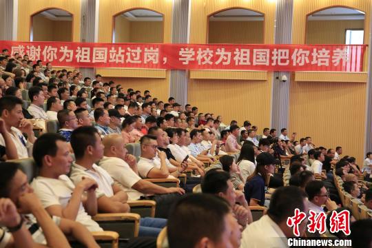 105694100.JPG 105694100.JPG