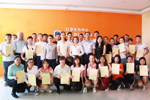 20190921酒店业人才继续教�?019级新生开学典礼顺利进�?.jpg 20190921酒店业人才继续教�?019级新生开学典礼顺利进�?.jpg