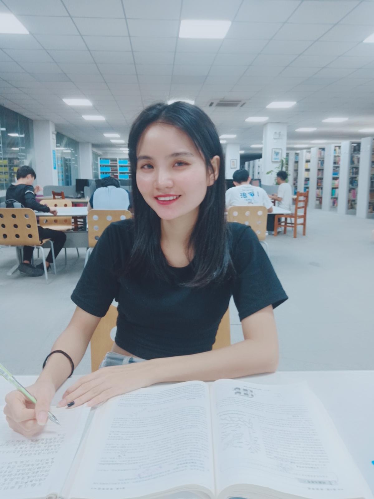 东方 护理191班符启娜.jpg 东方 护理191班符启娜.jpg