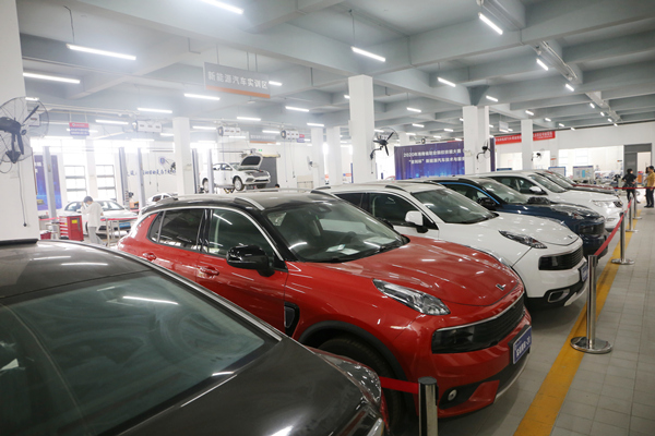 20201030我校荣获2020年“吉利杯”新能源汽车技术与服务赛项冠军 (11).JPG