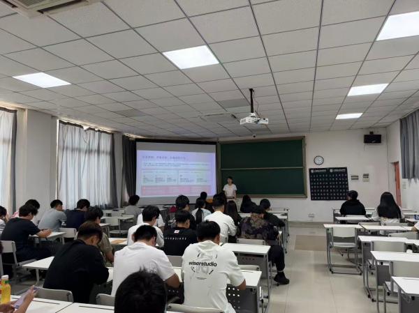 邮轮 班会.jpg